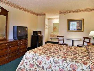 фото отеля Days Inn & Suites Pine Mountain - Maingate North of Callaway Gardens