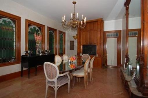 фото отеля Mt. Vernon Square Bed and Breakfast