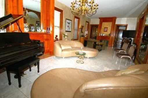 фото отеля Mt. Vernon Square Bed and Breakfast