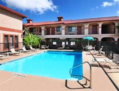 фото отеля Days Inn And Suites Braunig Lake