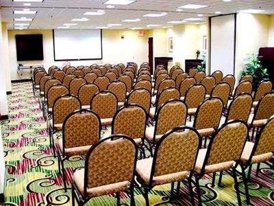 фото отеля Holiday Inn Express & Suites Cleveland - Streetsbro