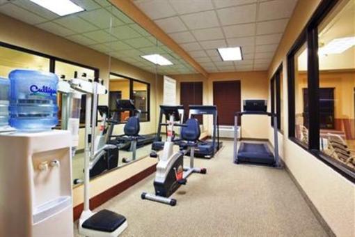 фото отеля Holiday Inn Express & Suites Cleveland - Streetsbro