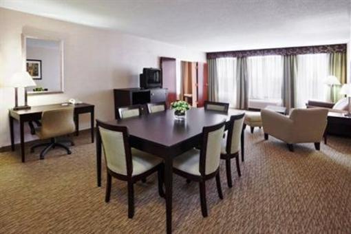 фото отеля Holiday Inn Express & Suites Cleveland - Streetsbro