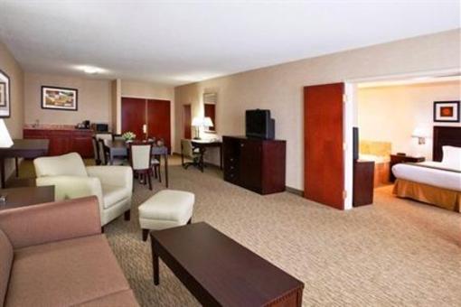 фото отеля Holiday Inn Express & Suites Cleveland - Streetsbro