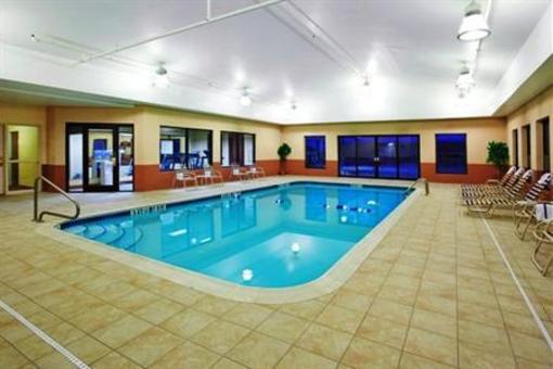 фото отеля Holiday Inn Express & Suites Cleveland - Streetsbro