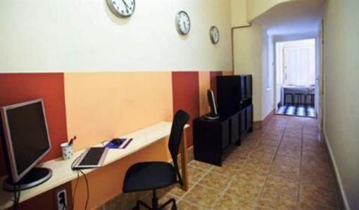 фото отеля Animation City Hostel