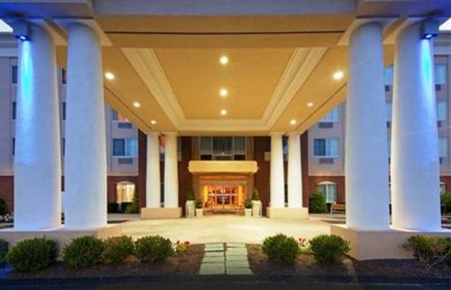 фото отеля Holiday Inn Express Suites Middleboro