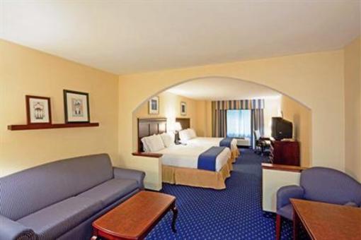 фото отеля Holiday Inn Express Suites Middleboro