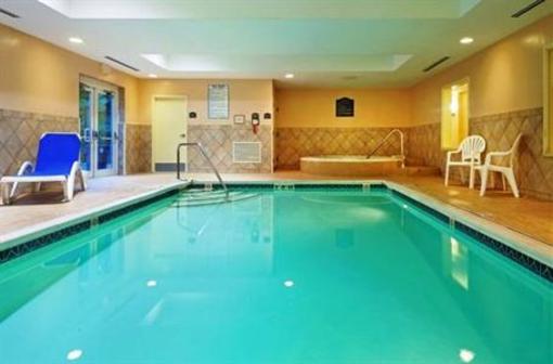 фото отеля Holiday Inn Express Suites Middleboro