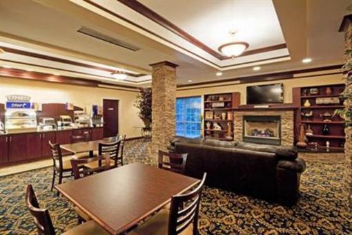 фото отеля Holiday Inn Express Suites Middleboro