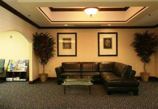 фото отеля Holiday Inn Express Suites Middleboro
