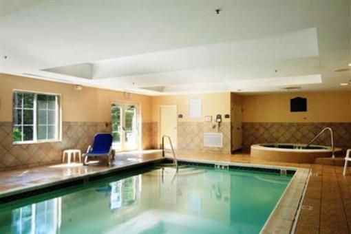 фото отеля Holiday Inn Express Suites Middleboro