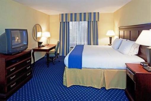 фото отеля Holiday Inn Express Suites Middleboro
