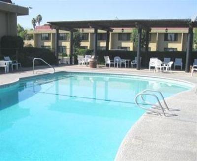фото отеля Red Roof Inn Fresno - Yosemite Gateway