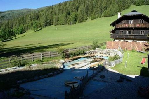 фото отеля Feriendorf Kirchleitn Dorf Kleinwild Apartments Bad Kleinkirchheim