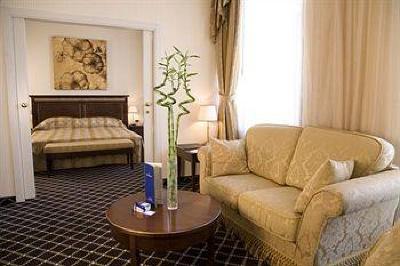 фото отеля Golden Tulip Hotel Yerevan