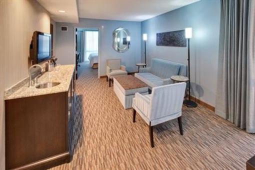 фото отеля Crowne Plaza Glen Ellyn Lombard
