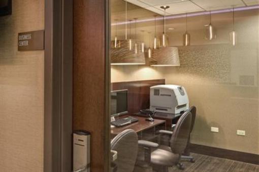 фото отеля Crowne Plaza Glen Ellyn Lombard
