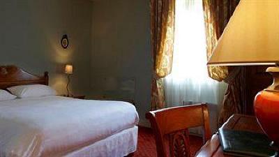 фото отеля Logis Hostellerie Des Clos