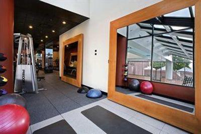 фото отеля Hilton Suites Oakbrook Terrace