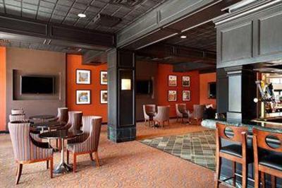 фото отеля Hilton Suites Oakbrook Terrace