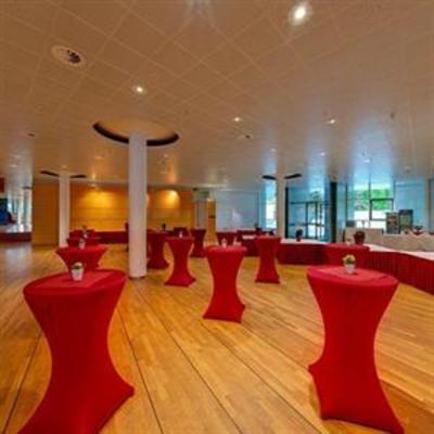 фото отеля Kongresshotel Potsdam Am Templiner See