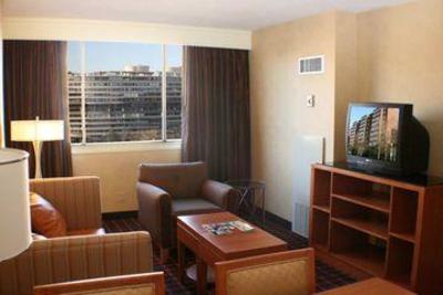 фото отеля Doubletree Guest Suites Washington D.C.