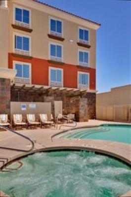 фото отеля Holiday Inn Express Hotel and Suites Las Vegas 215 Beltway