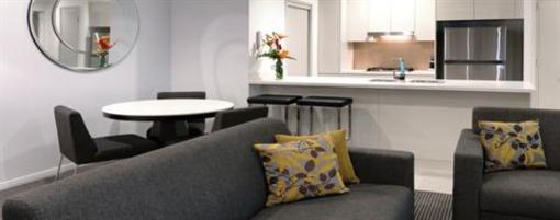 фото отеля Meriton Serviced Apartments- Herschel Street