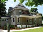 фото отеля Charlottes Creekside Inn Oneida