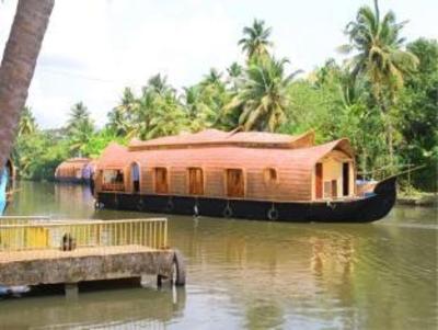 фото отеля Indraprastham Cruise Kumarakom