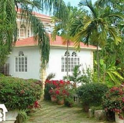 фото отеля Paradise Runaway Bay Villa