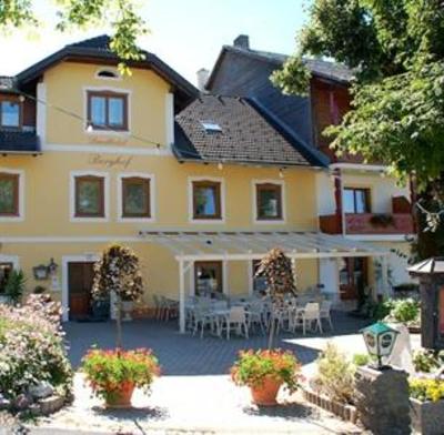 фото отеля Landhotel Berghof Millstatt