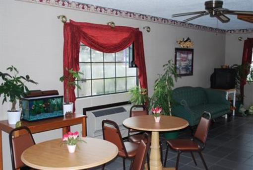 фото отеля Express Inn & Suites Trion