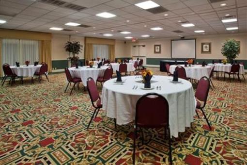 фото отеля Holiday Inn Cartersville White