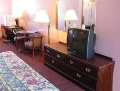 фото отеля Red Carpet Inn & Suites Meriden