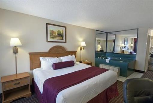 фото отеля BEST WESTERN Brady Inn