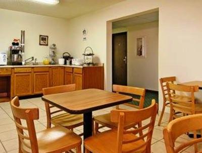 фото отеля Super 8 Blackwell