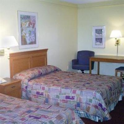 фото отеля Stone Mountain Inn & Suites Tucker