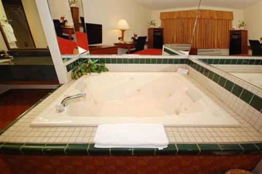 фото отеля BEST WESTERN PLUS Lakewood Inn