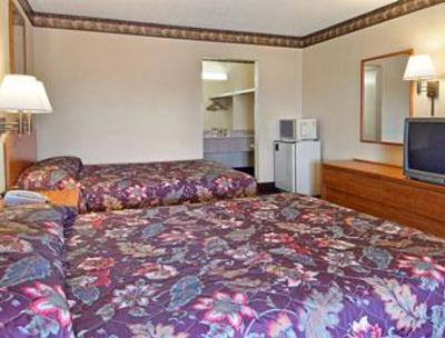 фото отеля Super 8 Forsyth