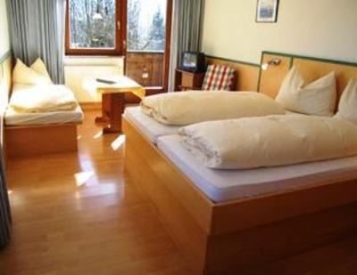 фото отеля Familienhotel Bad Neunbrunnen