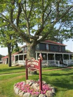 фото отеля Applesauce Inn Bed & Breakfast