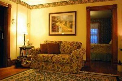 фото отеля Applesauce Inn Bed & Breakfast