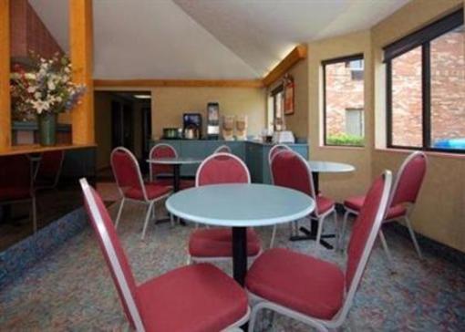 фото отеля Econo Lodge Streetsboro