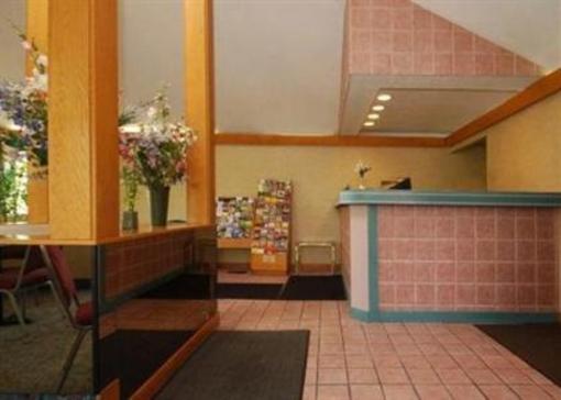 фото отеля Econo Lodge Streetsboro