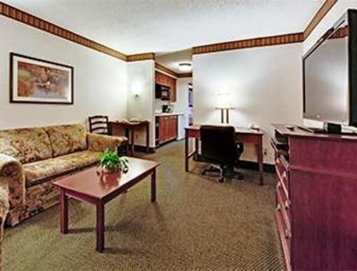 фото отеля Hawthorn Suites West Columbus
