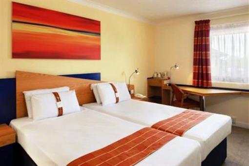 фото отеля Holiday Inn Express Taunton M5 Jct 25
