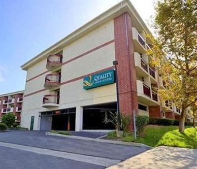 фото отеля Quality Inn & Suites Lake Forest