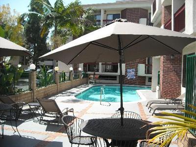 фото отеля Quality Inn & Suites Lake Forest